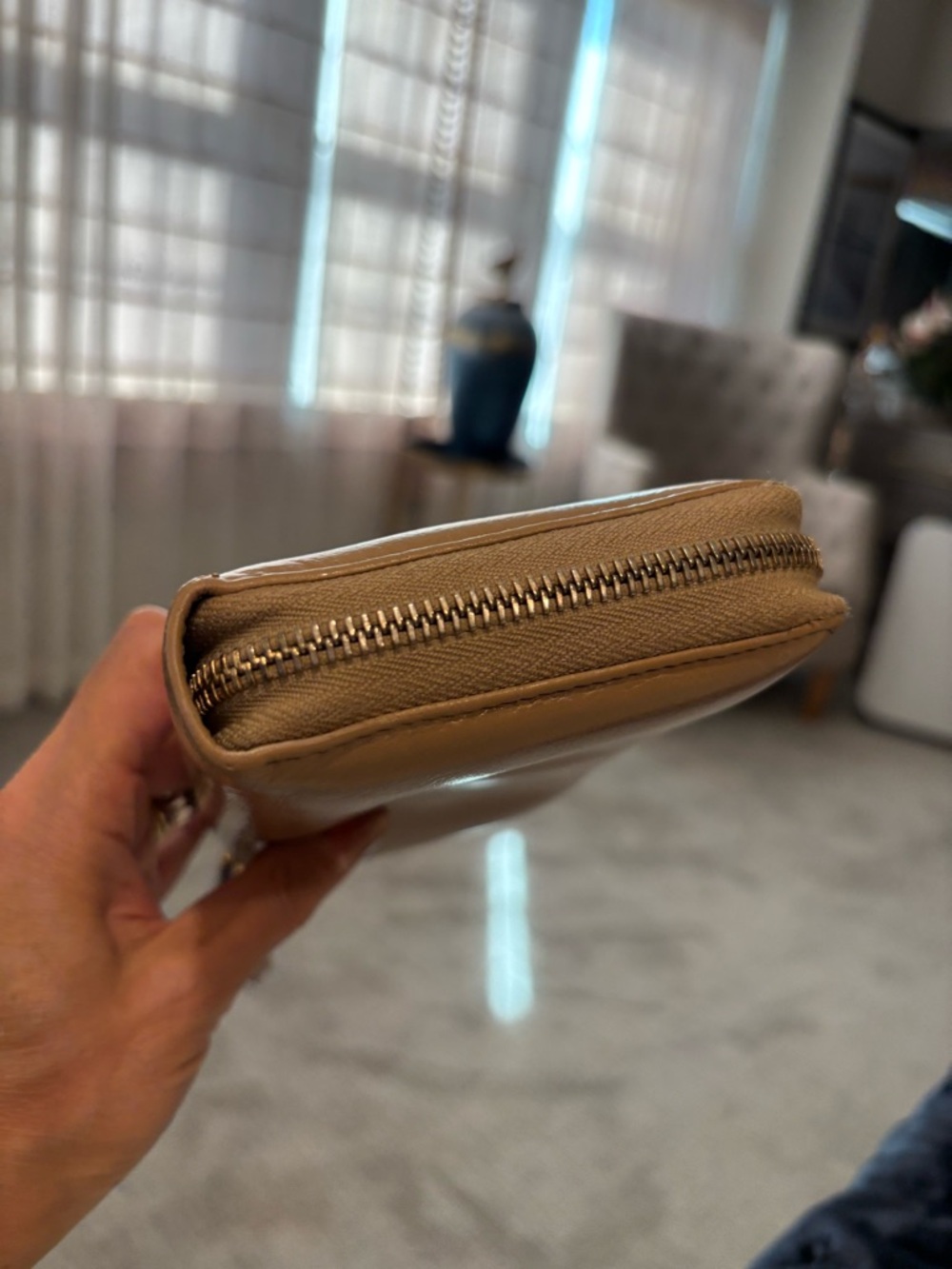 Gucci Taupe/Beige Rich Leather Zip Long Wallet with Embossed GG - Picture 7 of 10